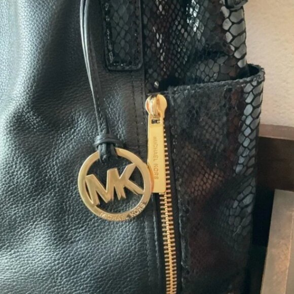 New Michael Kors Crosby 38T2YCBT3G large leather shoulder tote handbag in black. - Picture 2 of 6